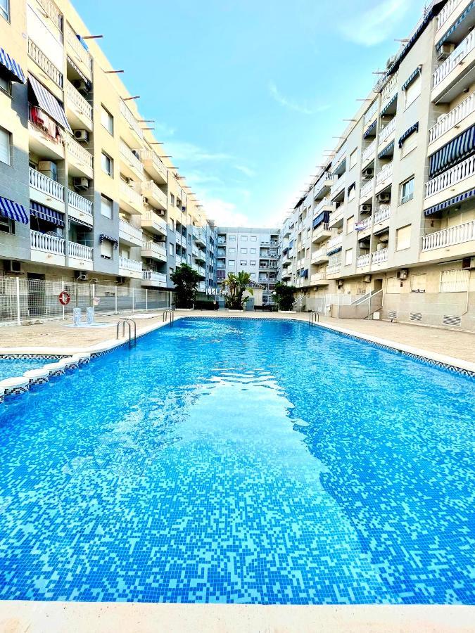 Torrevieja Comfortable Apartment Bagian luar foto