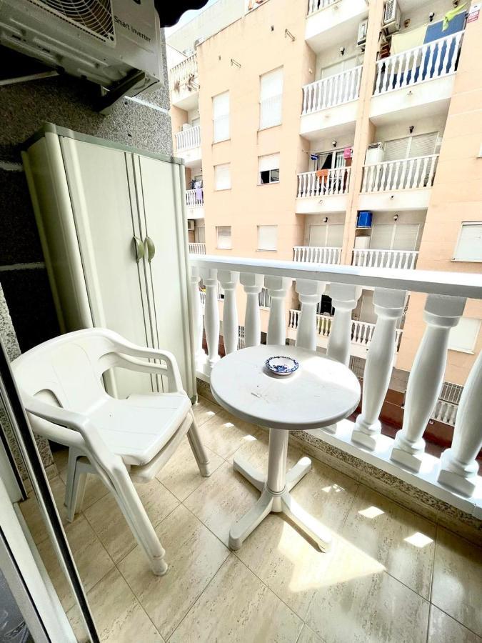 Torrevieja Comfortable Apartment Bagian luar foto